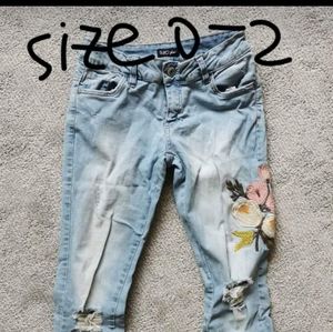 Embroidered crop jeans capri